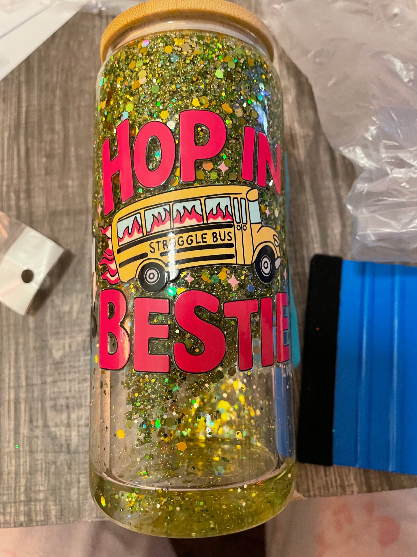 Snow globe 16oz bestie cup